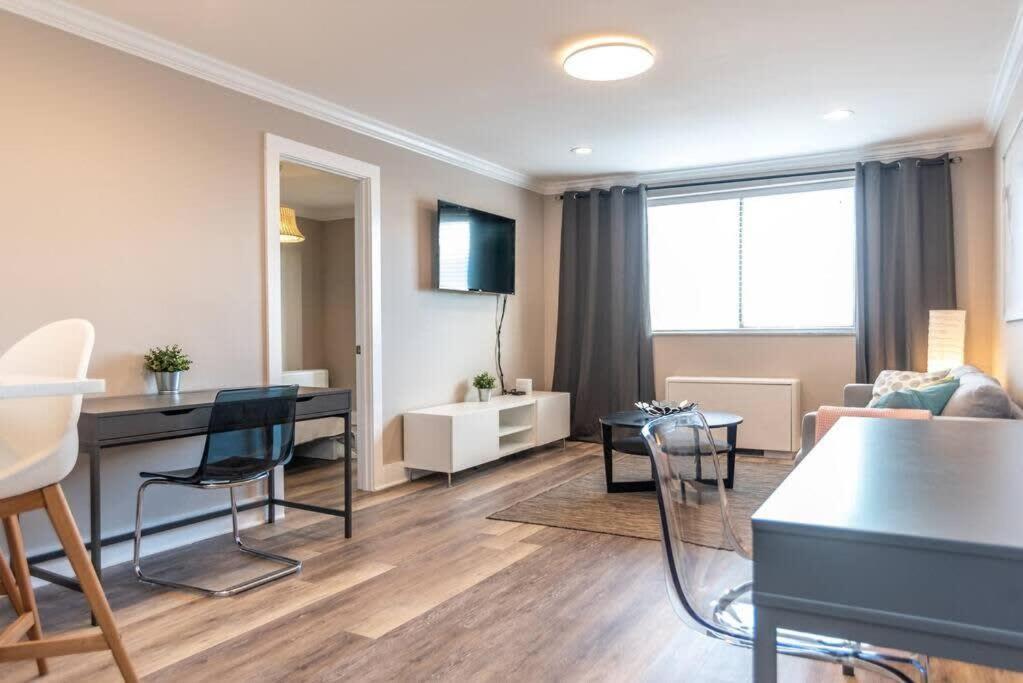 Holiday home Downtown 18th Fl! View& Onsite Parking Lm1807 *
